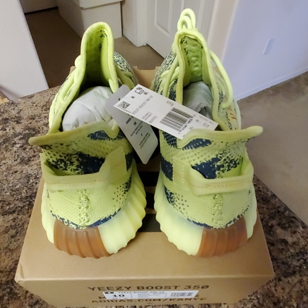 **DEADSTOCK 100% AUTHENTIC YEEZY 350 V2 - Picture 5 of 8